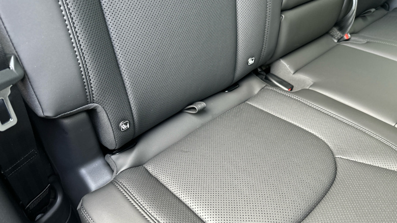 Land Rover Defender 3.0 D350 X-Dynamic SE 110 5dr Auto Diesel Estate